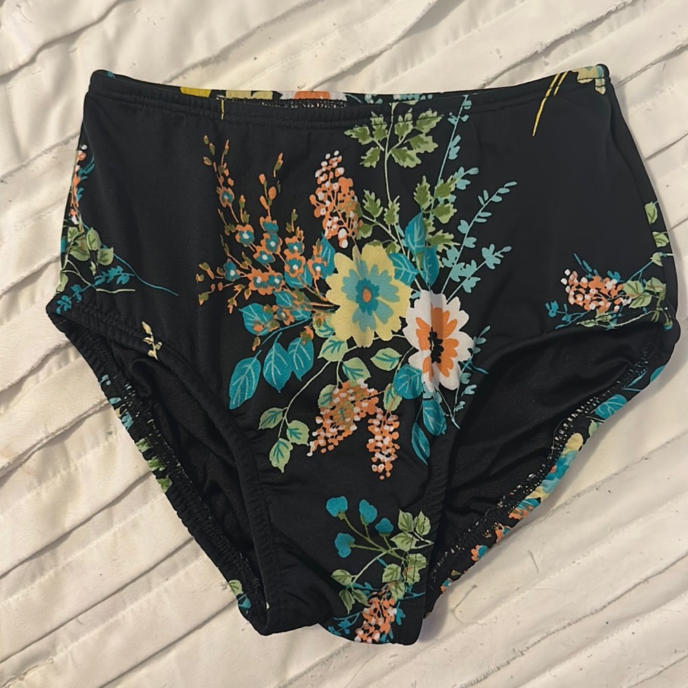 Chelsea B Youth Black w/Floral Large Dance brief